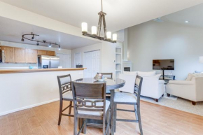 12 Mi to DIA Cozy Denver Townhome with Fireplace!